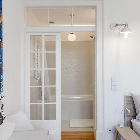 Updated Fully Equipped Comfortable With Sea View Apartman Lisboa