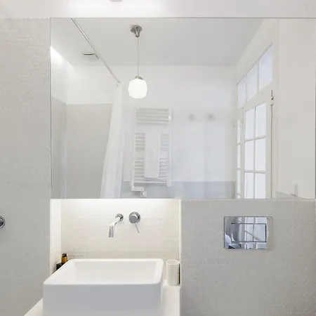 Updated Fully Equipped Comfortable With Sea View