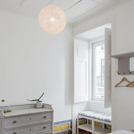 Updated Fully Equipped Comfortable With Sea View