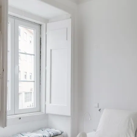 Updated Fully Equipped Comfortable With Sea View * Lisboa