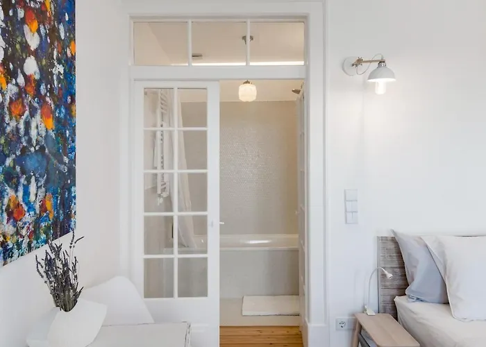 Updated Fully Equipped Comfortable With Sea View Апартаменти Лісабон