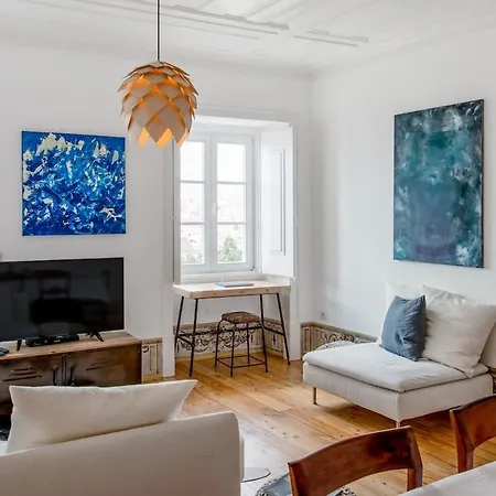 Updated Fully Equipped Comfortable With Sea View Appartement Lissabon