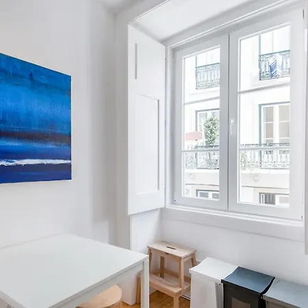 Updated Fully Equipped Comfortable With Sea View Appartement