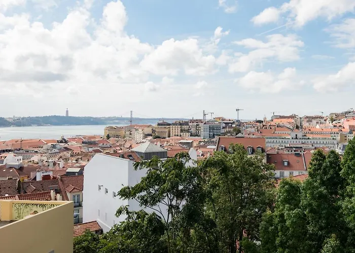 Updated Fully Equipped Comfortable With Sea View شقة Lisboa